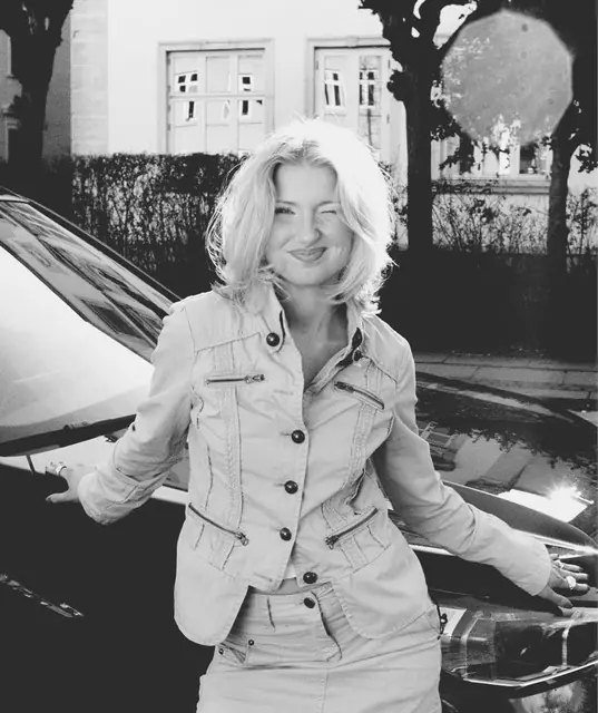 KARLA KORSBAK