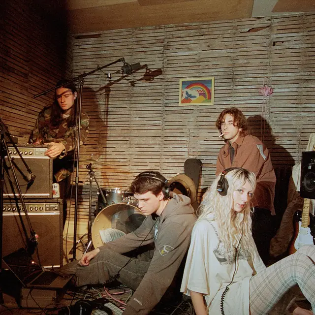 FEEBLE LITTLE HORSE — Musik Loppen, København