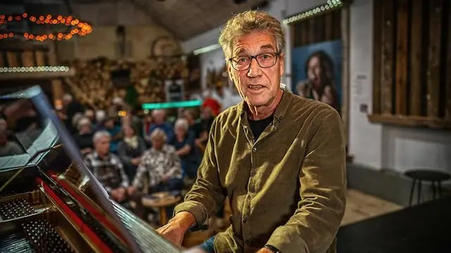 Fællessang med Ole Toftdahl — Gnisten Ry, Ry