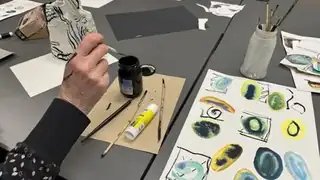 Kunstpauser for voksne: Papirvævning