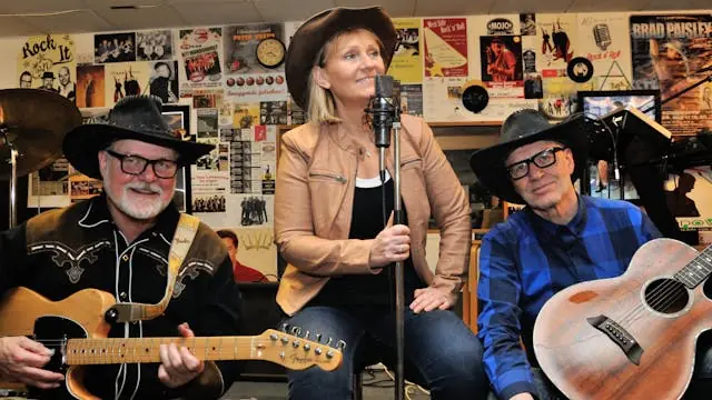Nytår med Gigi, Rask & Taube — Glostrup Bios foyer, Glostrup
