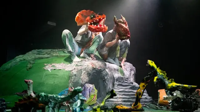 DINOSAUR WORLD — Teater Momentum, Odense