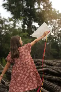 Imaginative Kite-Building Workshop