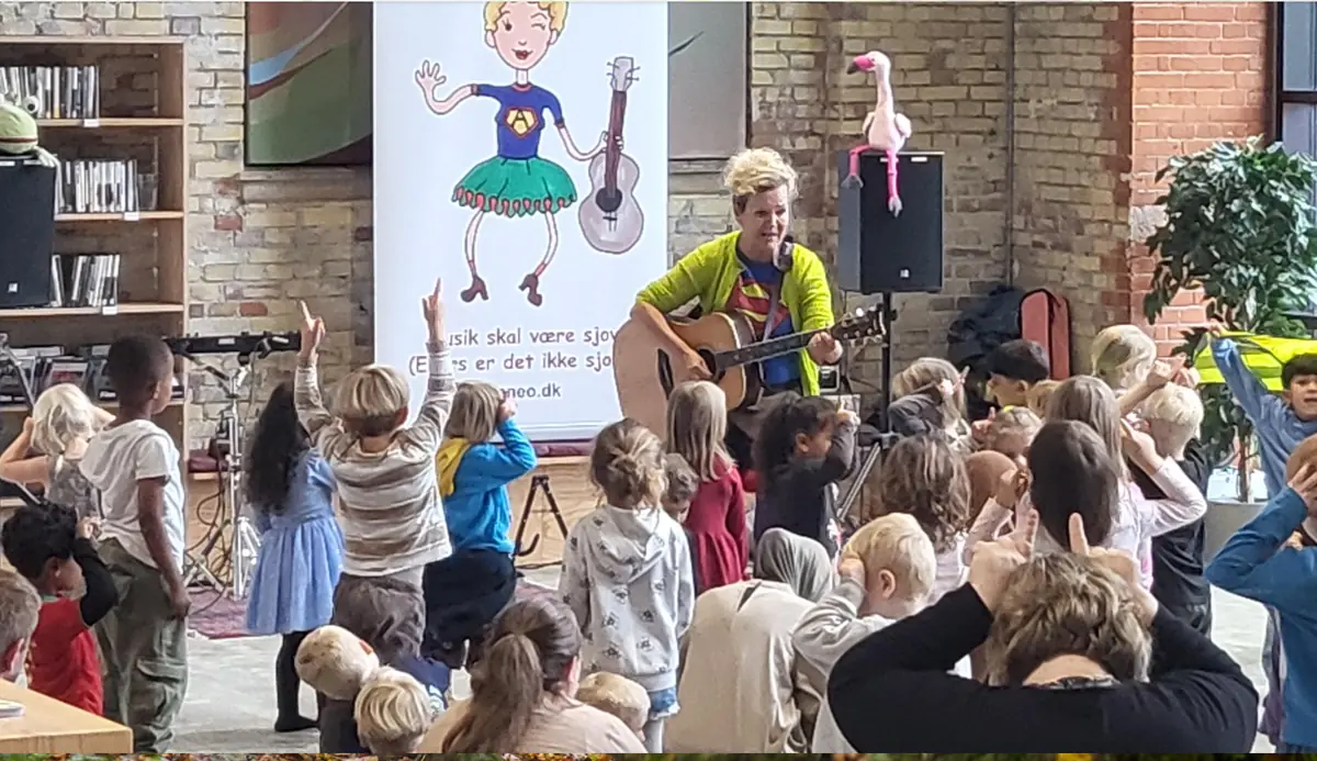 Pigen, der ville være astronaut. Musikfortælling for de 3-8-årige børn — Gørlev Bibliotek, Gørlev