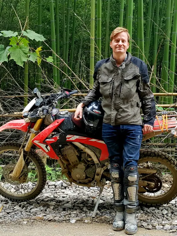 Biblioteksklubbens cafeaftener  - Villads Kok Mortensen: På motorcykel over verdens højeste bjergpas. — Kalundborg Bibliotek og Borgerservice, Kalundborg