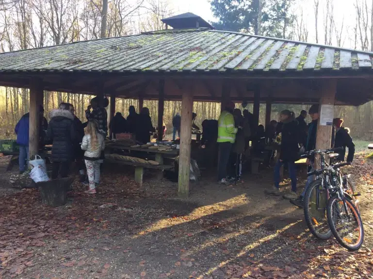 Juletur i Lyngby Skov og hygge i bålhytten for alle i familien - VILD -. — Ølsted