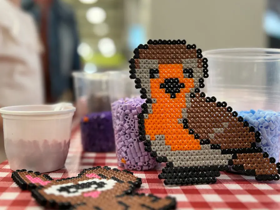 Dyr i perler — 1. Hovedbiblioteket, Randers