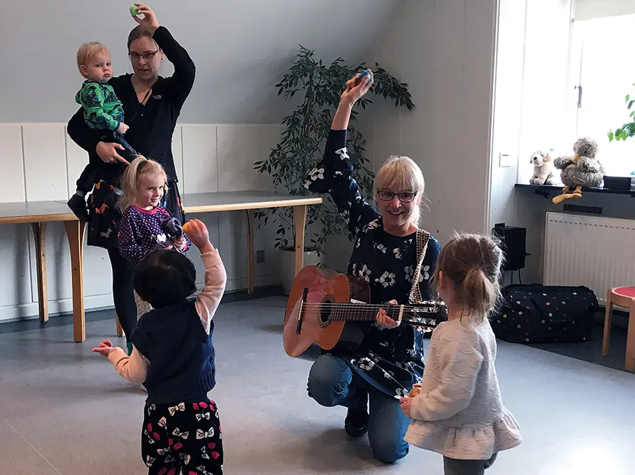 Småbørnsrytmik på Dronningborg Bibliotek — 2. Dronningborg Bibliotek, Randers