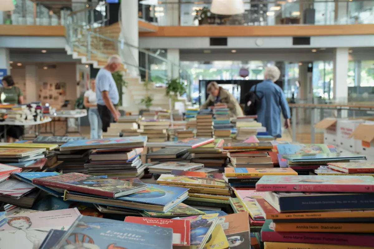 Bogsalg ved Folkehuset Kolding — Kolding Bibliotek, Kolding