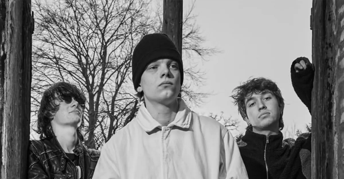 Sk@b: HOLLYWOOD BABYLONS + NOOSE + MUTT — Templet, Kongens Lyngby