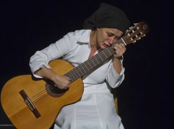 At Synge et Live (I Maltagliati) — Teatret Om, Ringkøbing