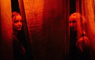 DANSEFORESTILLING AF WERK: BURN BABY BURN
