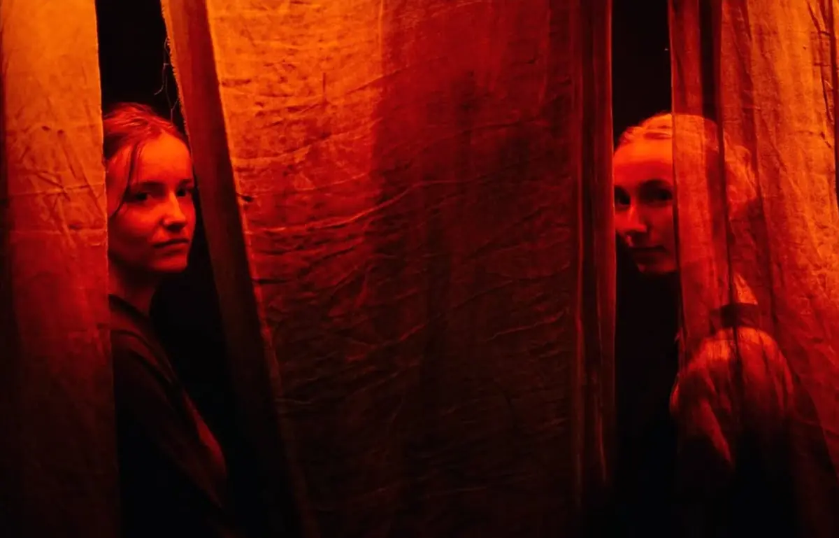 DANSEFORESTILLING AF WERK: BURN BABY BURN — Brønshøj Vandtårn, København