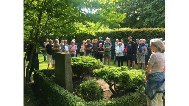 Kendte kvinder-Assistens kirkegården — Odense Valgmenighed, Odense