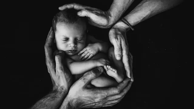 First aid - For Babies & Children: CPR and choking (in English) — Prismen, København