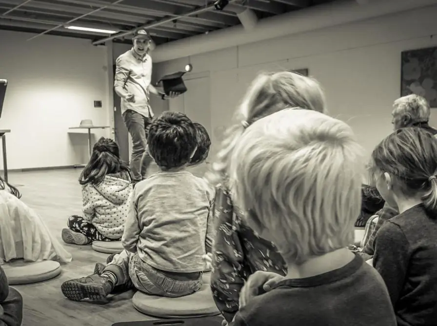 Magic Show and Shared Lunch — Biblioteket Korsør, Korsør