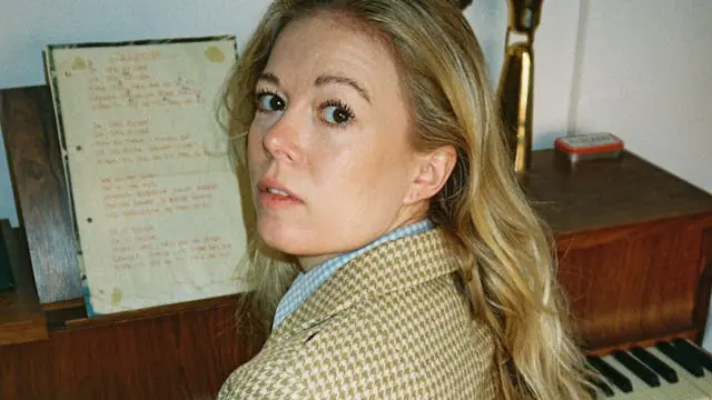 Simone Tang — Rotationen, Holbæk