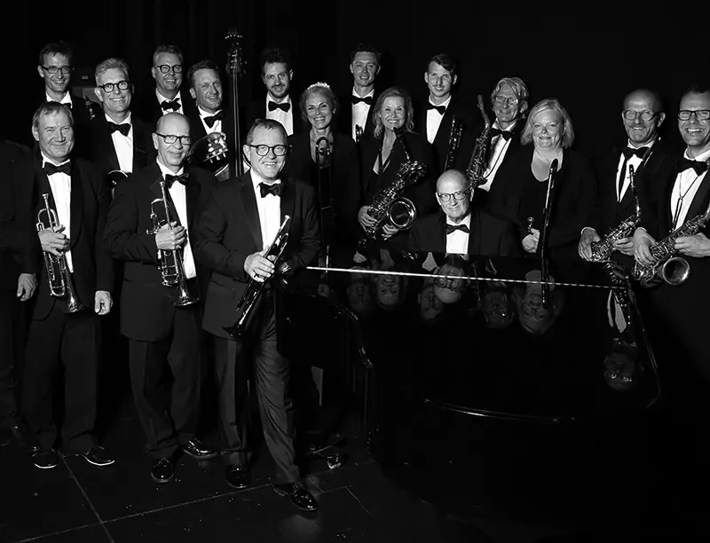 Tuxedo Swing Band, 80 èrne for fuld swing og meget andet. — Ellegården, Farum