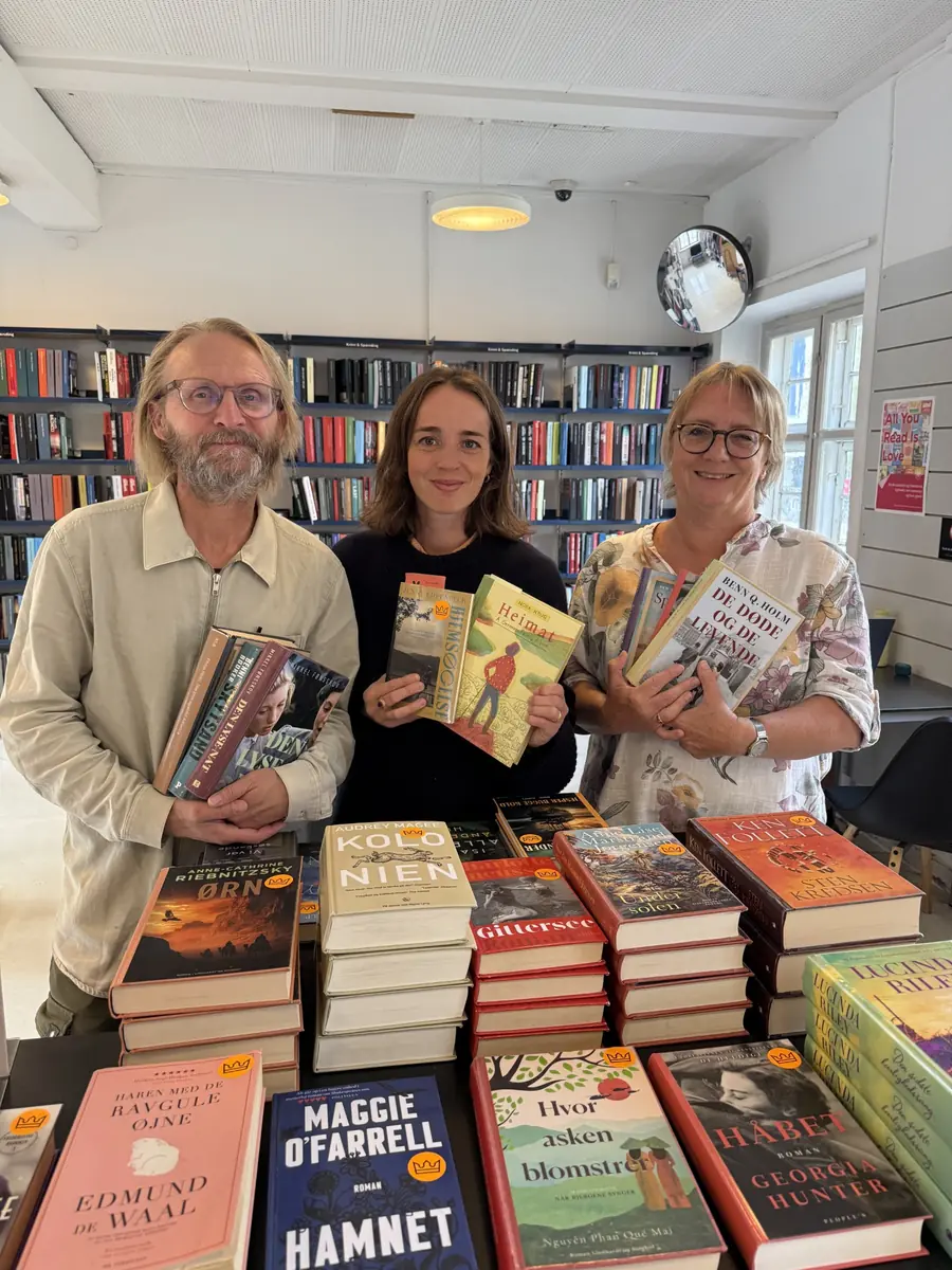 Verdenskrig og Vaniljekranse — Vigerslev Bibliotek, København