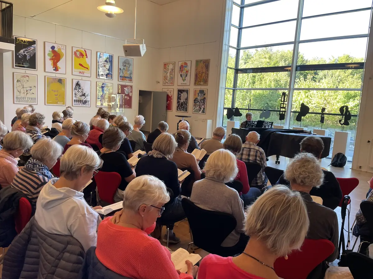 Fællessang i Hinnerup — Hinnerup Bibliotek, Hinnerup