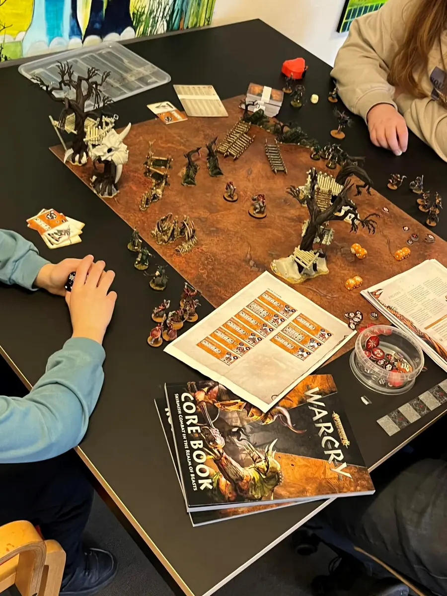 Warhammer и роспись миниатюр — Ikast Bibliotek, Икаст