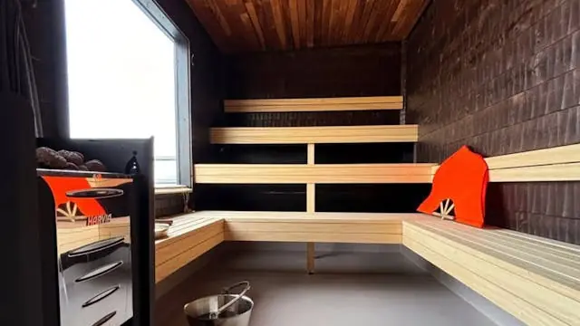 Saunagus - Danmarks største mobilsauna "Social Sauna" — Nordskoven Strand Camping, Rønne