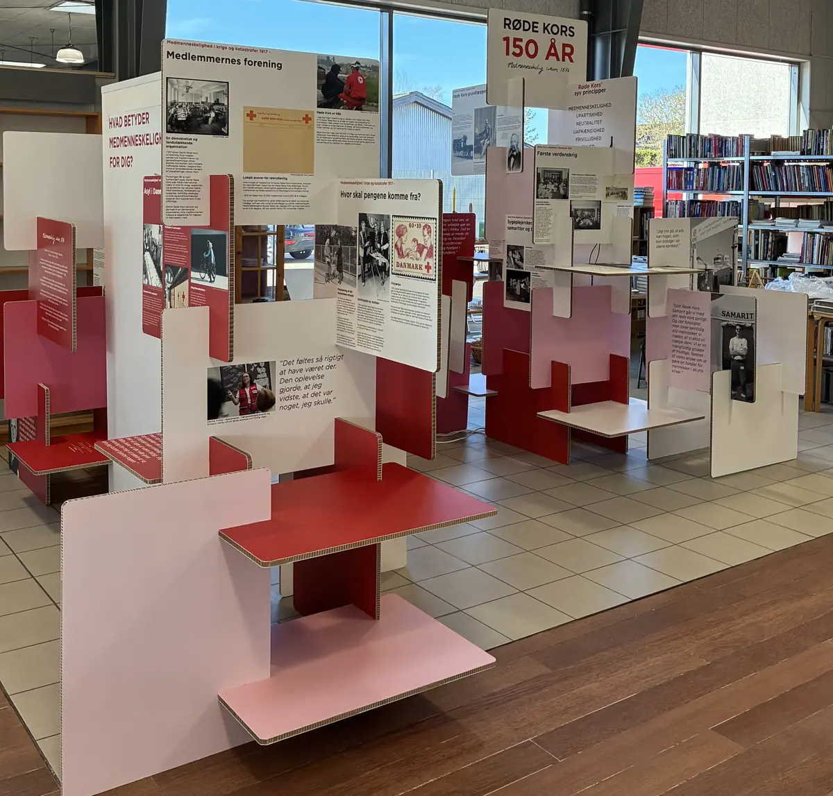 Røde Kors udstilling — Biblioteket i Herning, Herning