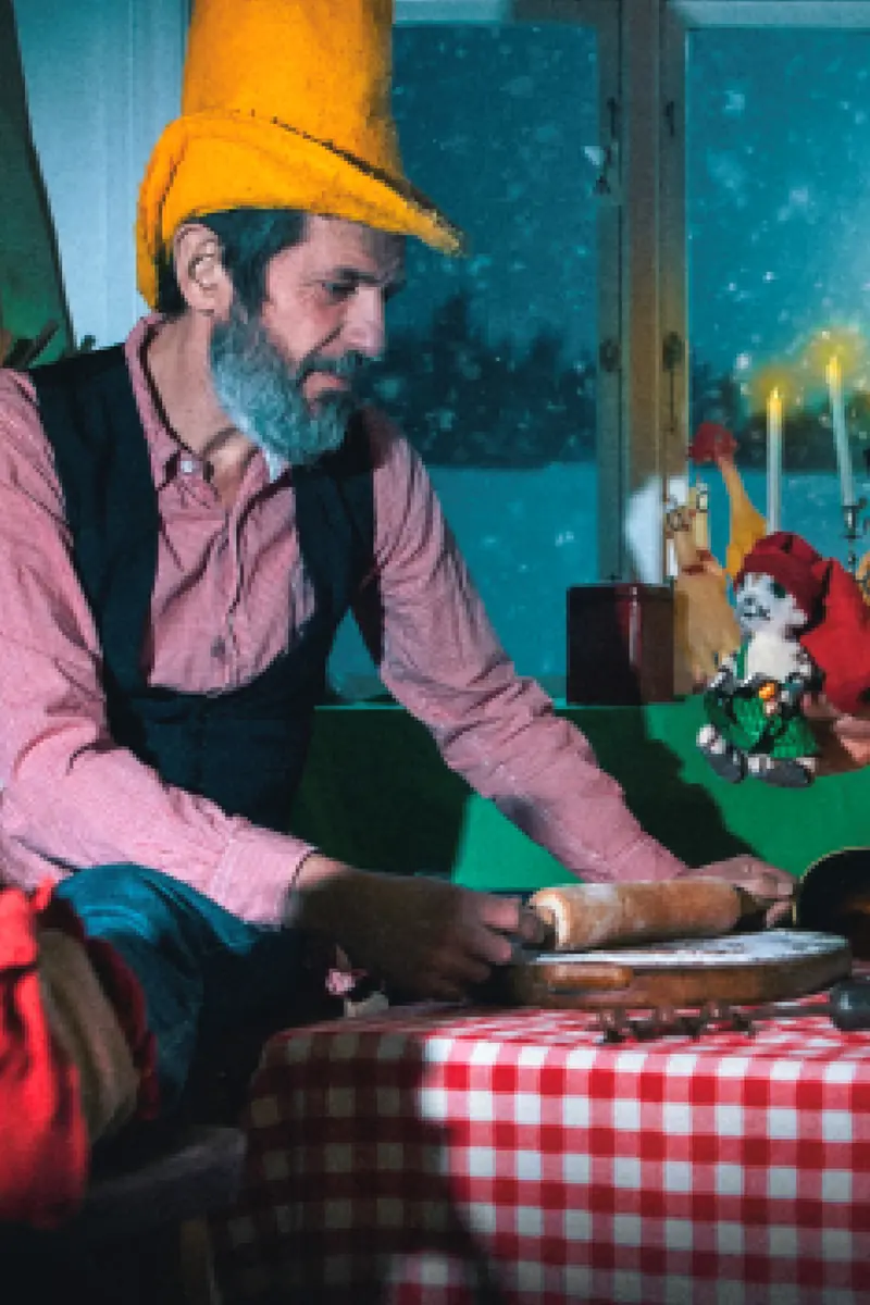 Jul hos Peddersen og Findus. Børneteater — Teatersalen, Farum
