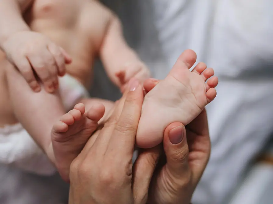 Dig og baby: Babymassage - SILKEBORG — Silkeborg Bibliotek, Silkeborg