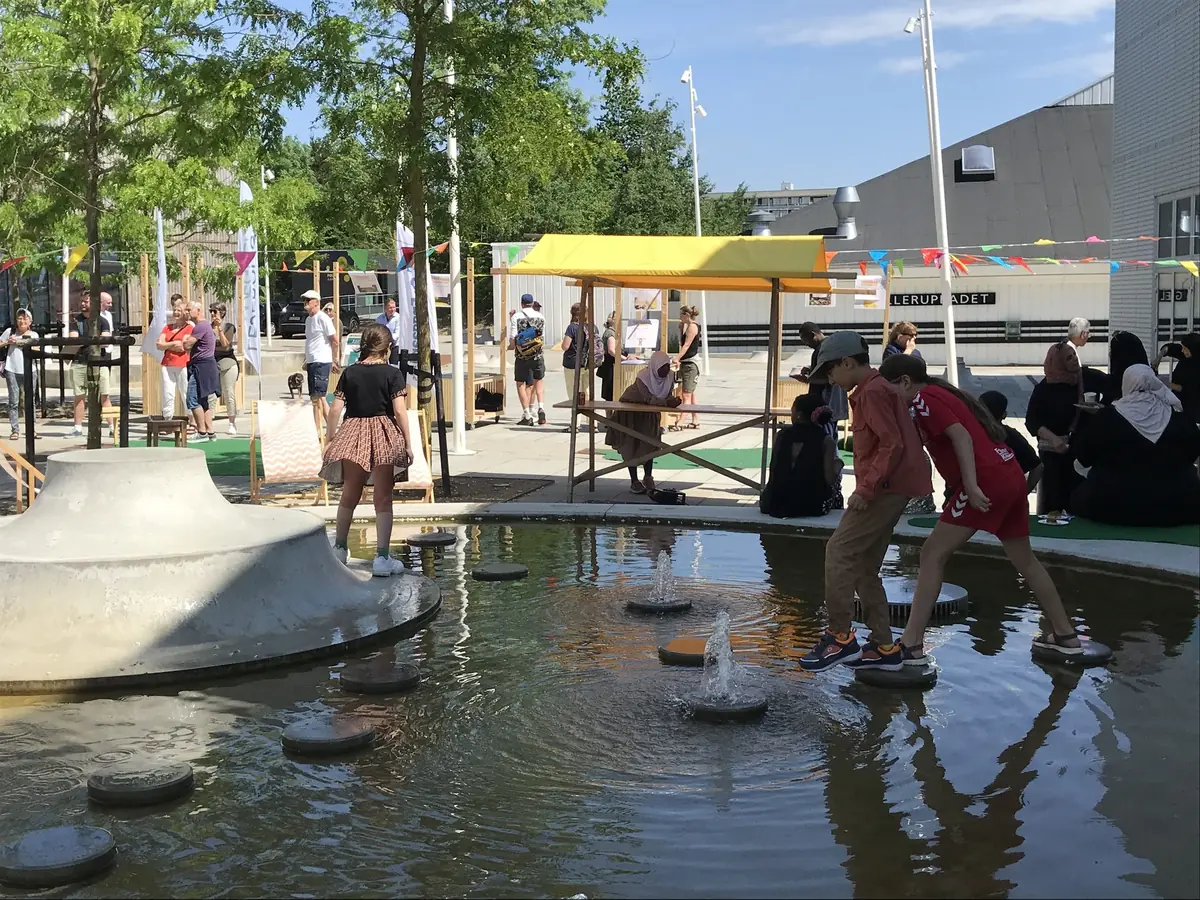 Foreningsdag på Verdenspladsen — Gellerup Bibliotek, Brabrand