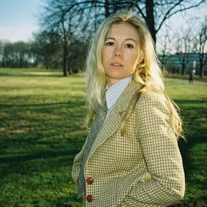 Simone Tang — Bygningen, Vejle