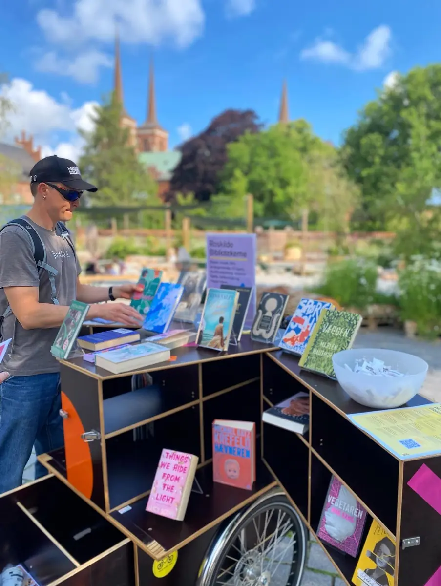 Inspiration til din sommerlæsning — Roskilde Bibliotek, Roskilde