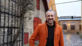 Få forårets farver med ind i hjemmet - blomster-magi med Johnny Haugaard