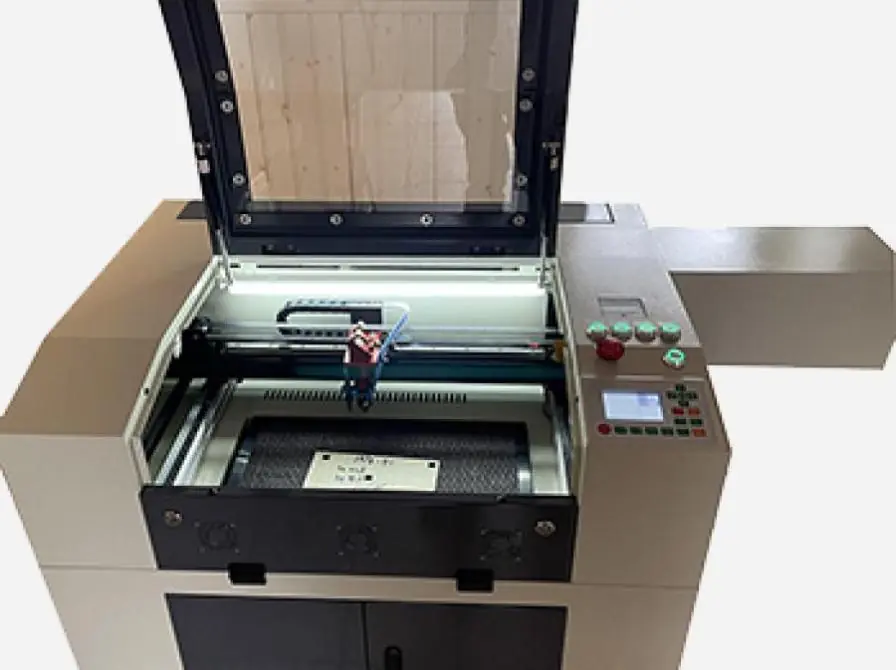 Makerspace kursus: Laserskærer — Helsinge Bibliotek, Helsinge