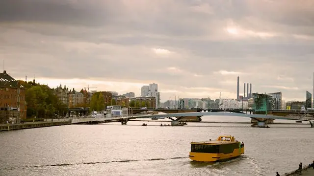 Information meeting on renovation scenarios for Langebro for residents · Islands Brygge Bibliotek, Copenhagen