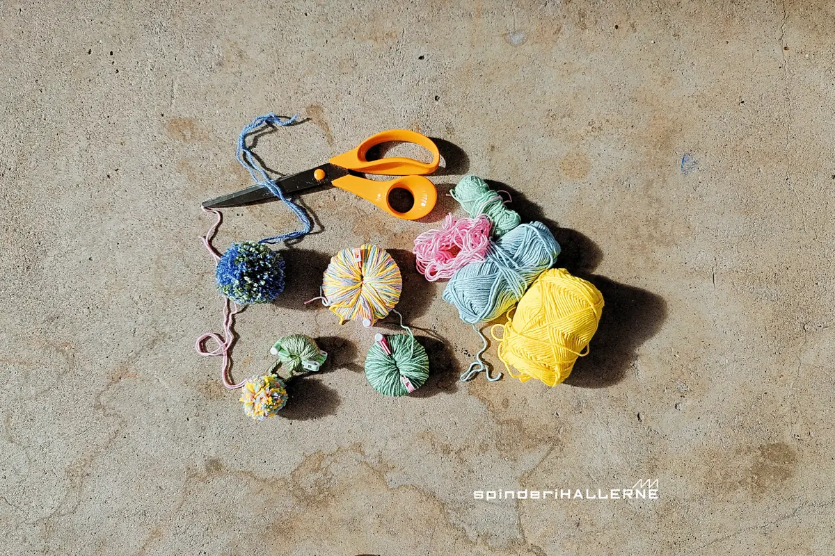 Port Wine and Pom-Poms · Connect & Create - Lounge, Vejle