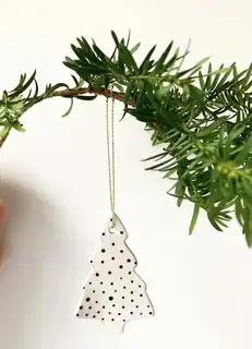 Mulled Wine and Christmas Decorations