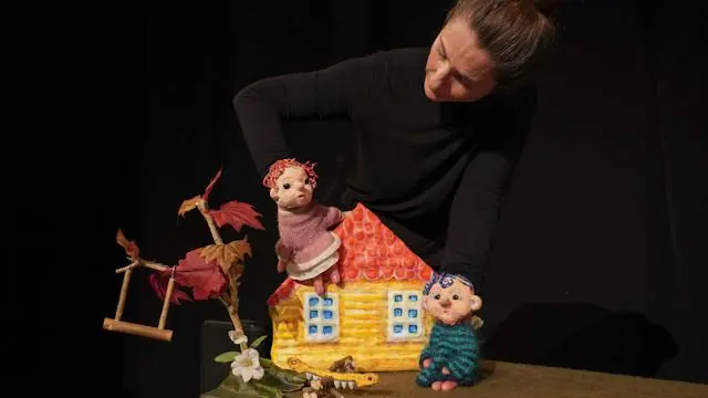 STOREMYR AND LILLEMYR - The Mountain in the Forest (Free Children's Theatre) · Energicenter voldparken - Fysiklokalet, Copenhagen