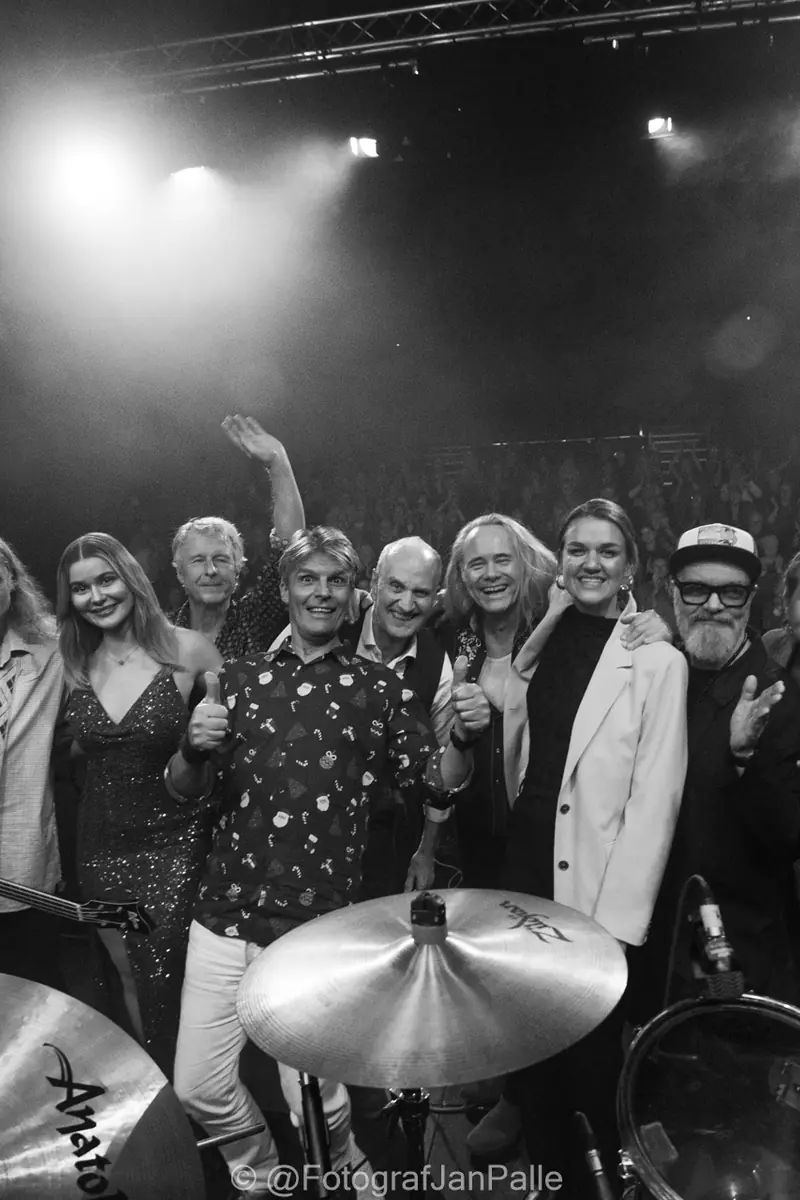 Bag Duggede Ruder - Christmas Concert 2026 (Doors open 18:30) · Taastrup Teater&Musikhus, Taastrup