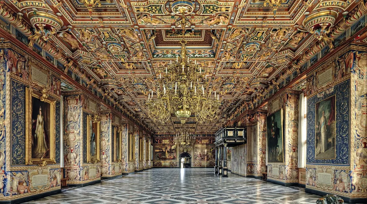 See the New Portrait of H.M. Frederik 10. · Frederiksborg Slot, Hillerød