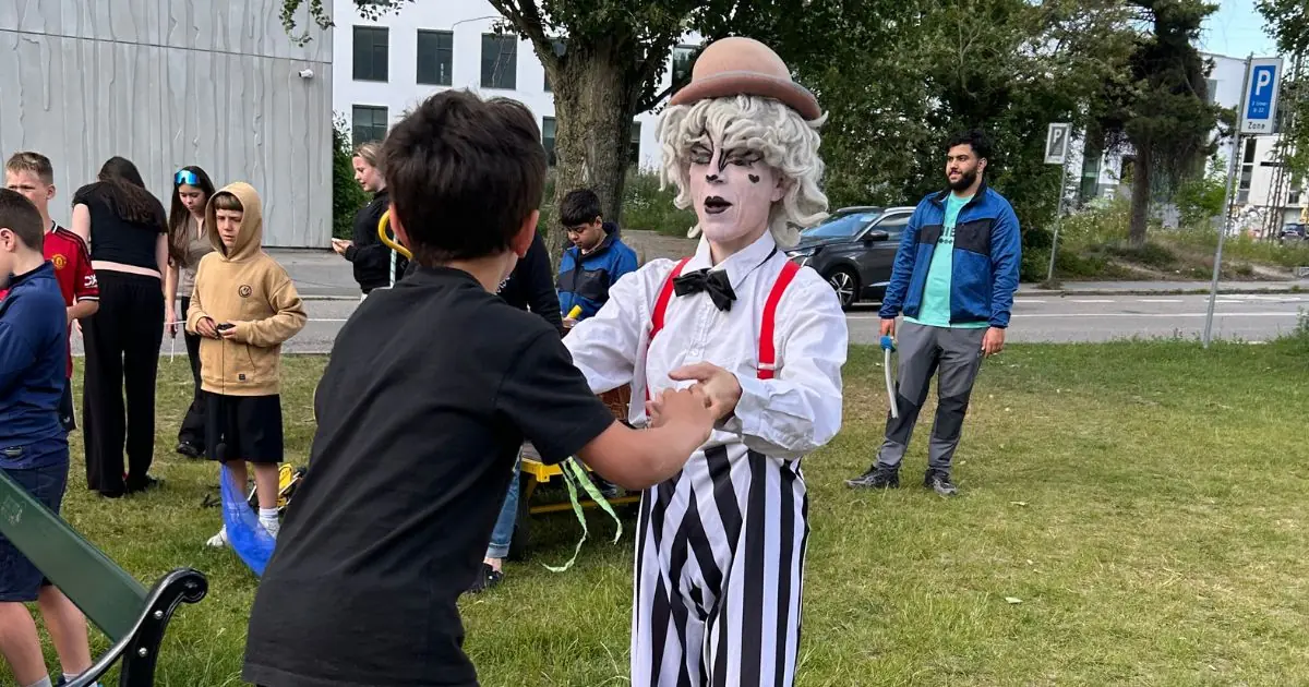 Juggling Workshop with Signe Gravlund Thomsen / Teatermagi Amager · Børnekulturhus Ama´r, Copenhagen