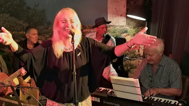 Intimate Concert with Billie and the Jeans · Metronomen, Frederiksberg