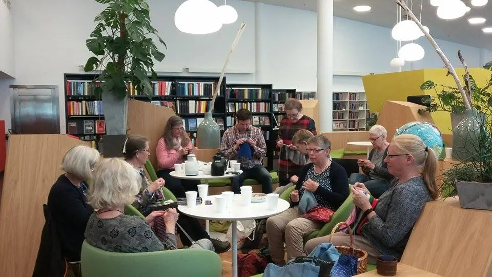 Кафе вязальщиков — Biblioteket på KulturØen, Миддельфарт