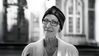 Experience actress Anne Lilballe as Karen Blixen