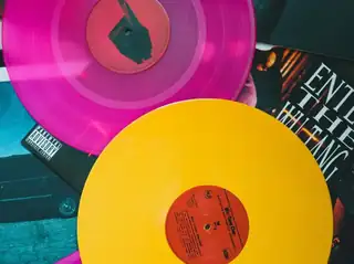 Listening Club: B-sides on Singles