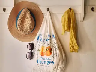 Workshop: Transform an Old T-Shirt into a Shopping Net