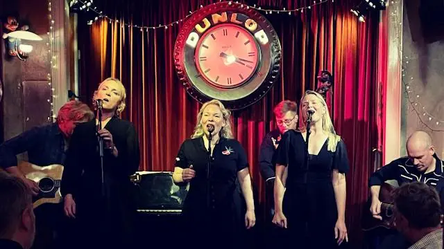 Lucky Lou - Vocal/Country/Bluegrass · Bartof Café, Frederiksberg