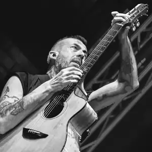 Jon Gomm
