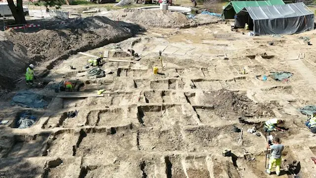Guided tour of the archaeological excavations in Hans Tavsens Park · Hans Tavsens Park, Copenhagen