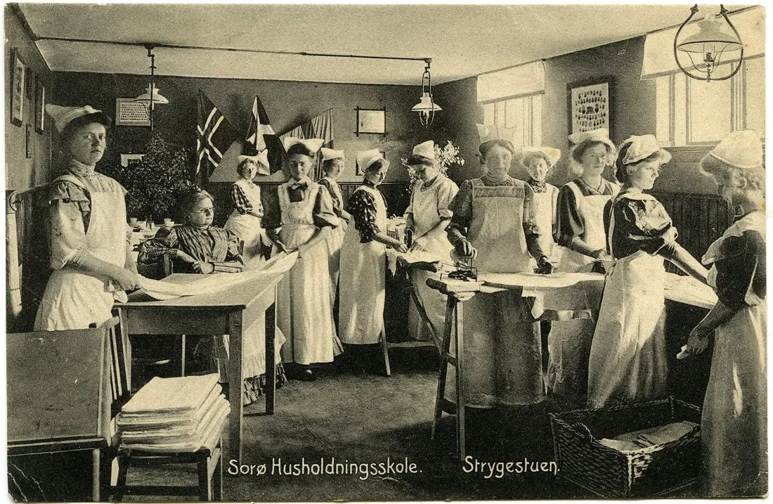 Die Geschichte von Ankerhus und die Bedeutung der Hauswirtschaftsausbildung · Sorø Bibliotek, Sorø